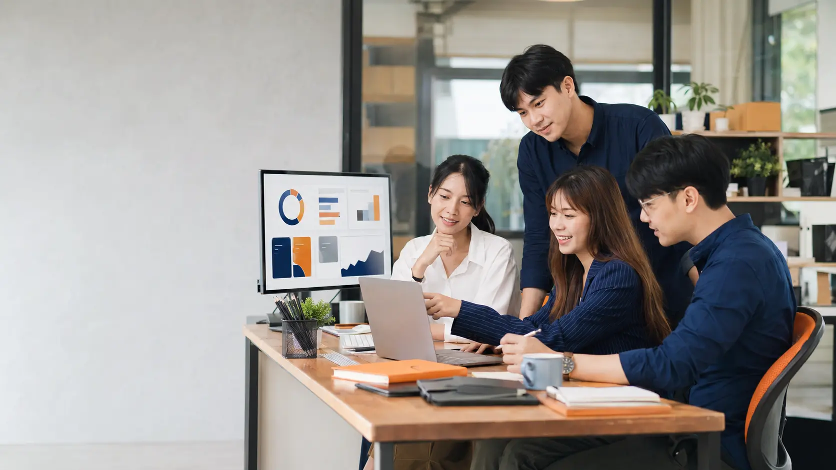 ทีม Social Plus System วางแผนคอนเทนต์สำหรับธุรกิจ